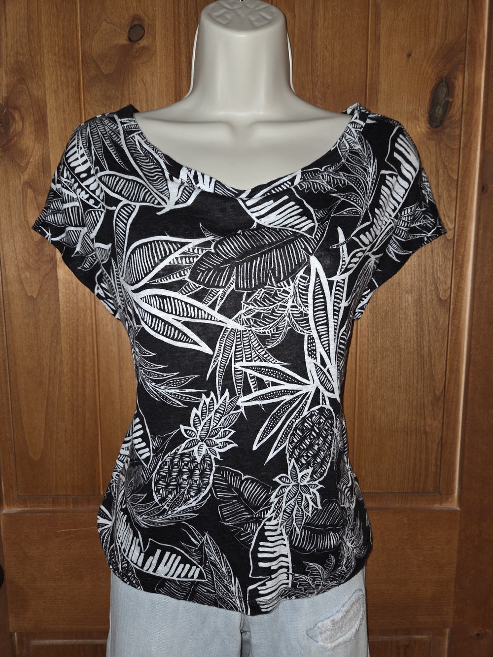 Christian Siriano Black & White‎ Tropical Print Linen Blouse
